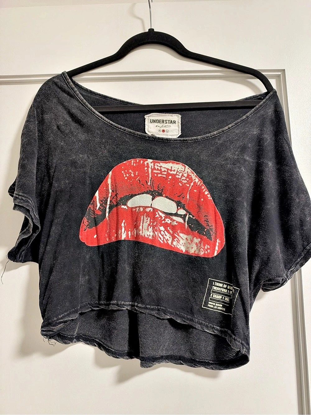 Graphic Lip Crop Tee in Black & Red